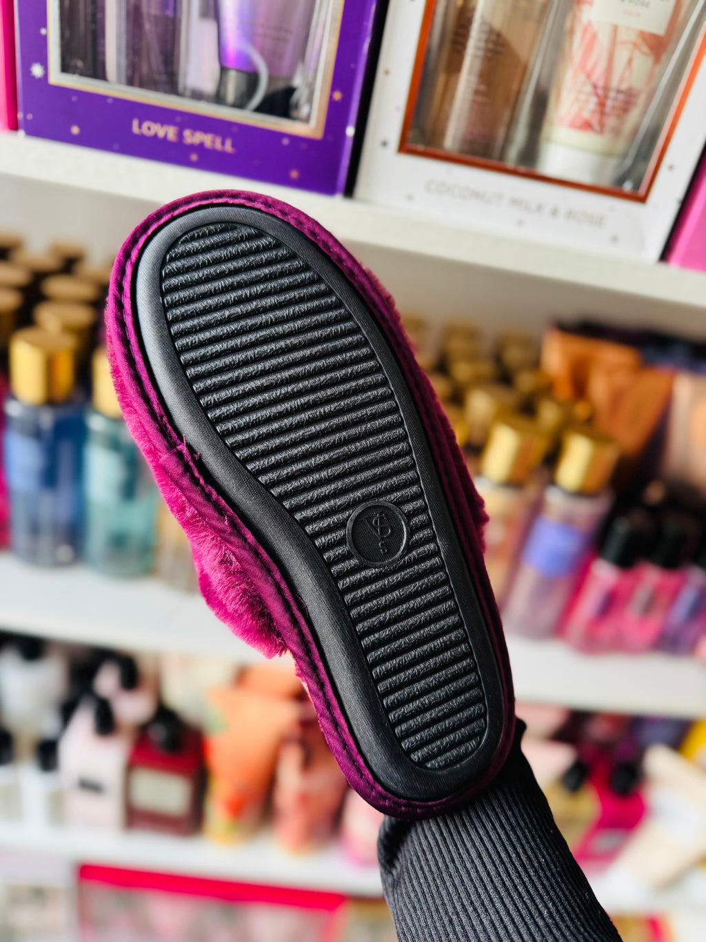 Pantuflas peluditas Victoria’s Secret